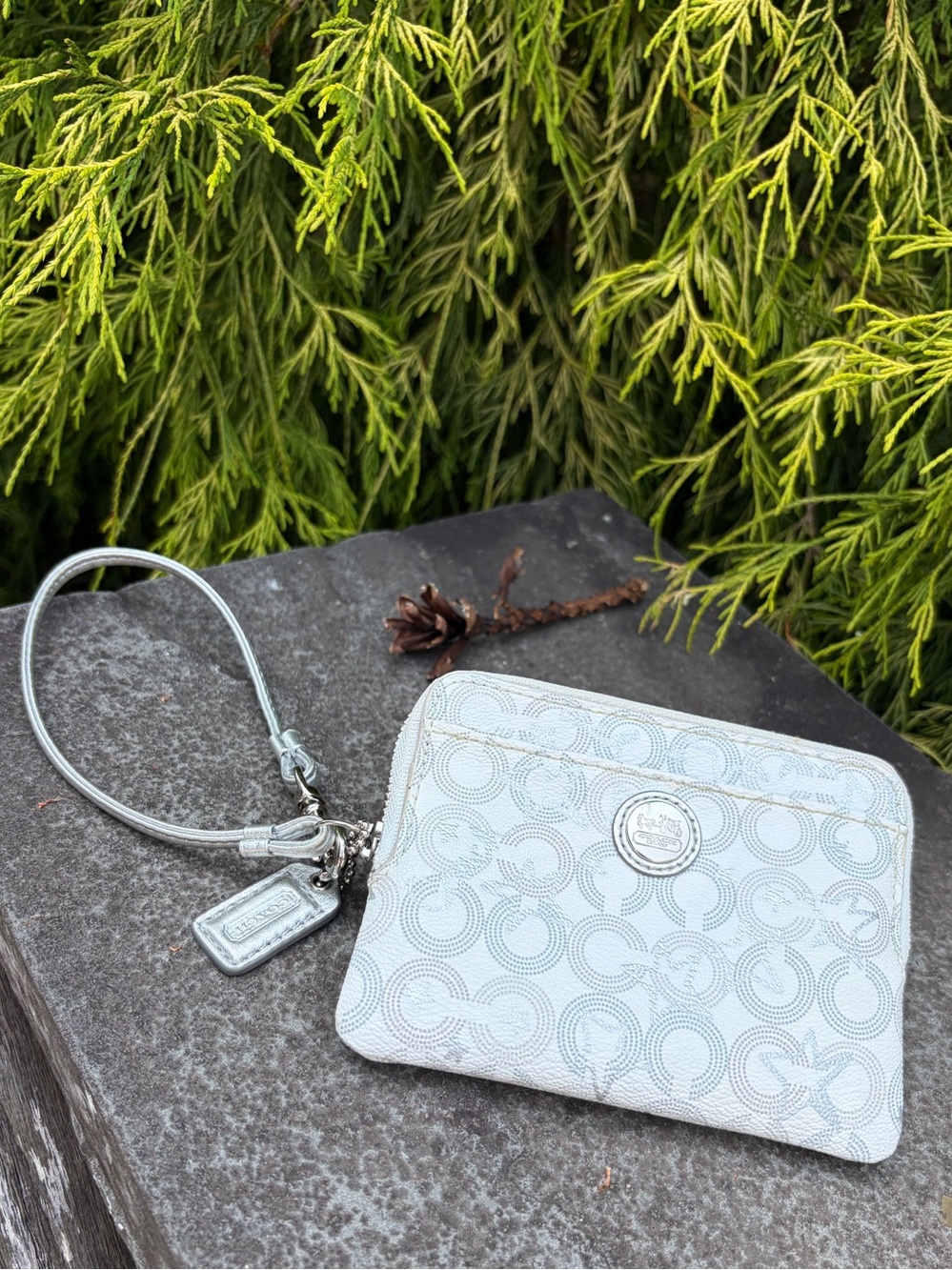 Coach Signature Star Print Small Zip Around Wallet White/Silver Style 4447